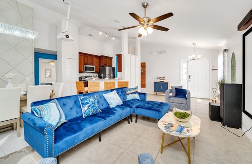 Davenport House | Luxury & Modern near Disney, Universal Studios & Seaworld w/4 Br.
