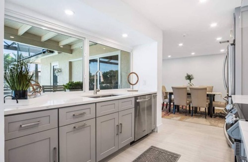 Marco Island Villa | Luxury Modern Waterfront 3BR Villa for 8, Heated Pool, Walk to Beach, Top Dining