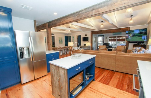 Seagrove Beach House | Luxury Old Seagrove Retreat, Walk to Beach/Seaside, Private Heated Pool, Game Room, Pet Friendl.