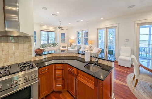 Seagrove Beach House | Luxury Old Seagrove Retreat, Walk to Beach and Seaside, 3 King BRs, Private Heated Pool, Availabl.