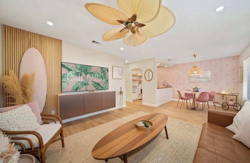 Port Canaveral Villa | Luxury Pool House 3 Blocks from the Beach, Saltwater Pool, Outdoor Oasis, firepit, sunlounge's, mini putt and close to all the area has to offer.