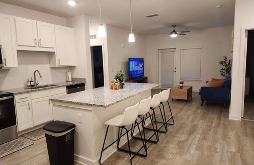 Golden Glades - The Woods Apartment | Luxury Resort w/Pool, BBQ & Fire Pit, Mayo Clinic