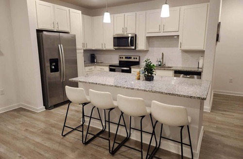 Golden Glades - The Woods Apartment | Luxury Resort w/Pool, BBQ & Fire Pit, Mayo Clinic