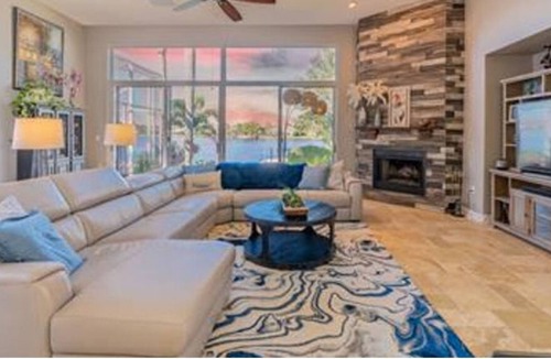 Bearss Plaza House | Luxury Short Term Rental in North Tampa