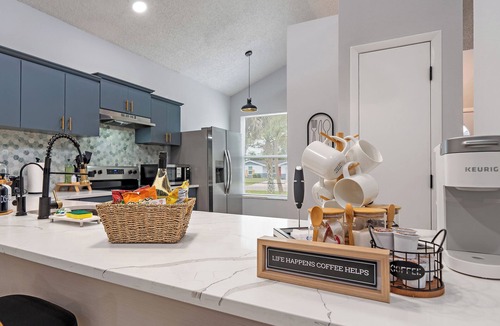 Vamo House | Luxury-Sietsa Key Beach Home Away from Home