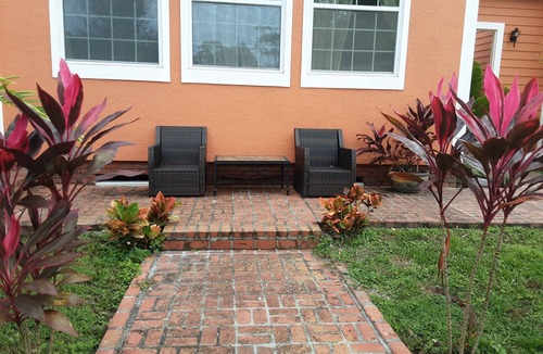 Bliss Estates Cottage | Luxury specious furnished cottage-King size bed