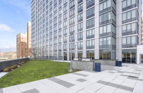 White Plains Apartment | Luxury Studio Apartment | Downtown White Plains | Gym + Clubroom