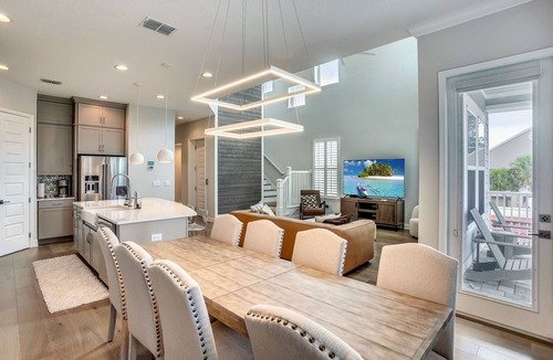 Redington Beach House | Luxury Townhome - Across from Beach - Limited time Deals