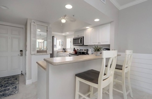 Sanibel Condo | Luxury Two Bedroom Direct Beach Front Condo - Shell Island Beach Club 5A