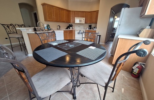 Orange Tree House | Luxury Villa - Family Oasis with Private Pool - close to Disney and Universal!