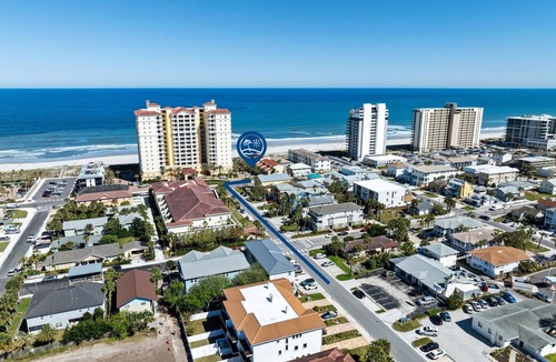 Jacksonville Beach House | Luxury Villa 4 Bedrooms & 4.5 Bathrooms Easy Walk to Beach & Dining