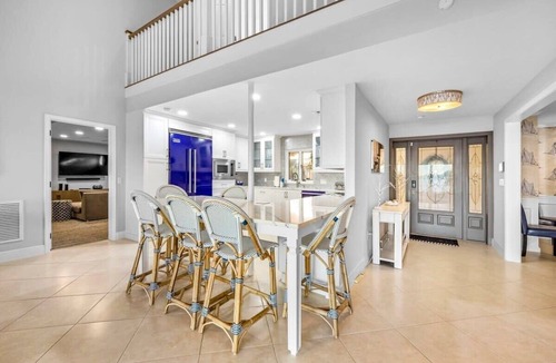 Sanders House | Luxury Waterfront Pool Home-5BD/5BA