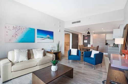 Hollywood Condo | Luxury Waterfront Condo w/Stunning Sunset View-CS36