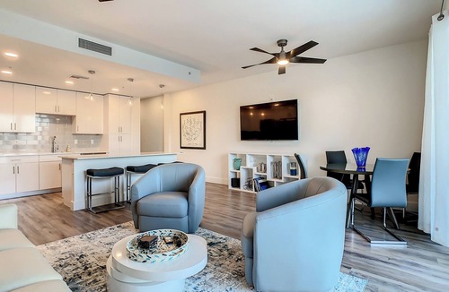 North Trail Condo | Luxury Waterfront Condo with Sunset Views , Sleeps 6