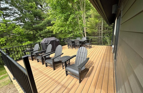 Suttons Bay House | Luxury Waterfront Home in Suttons Bay