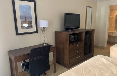 West Kissimmee Hotel | Magical Stays: Your Dream Retreat 6 Miles from Disney! Near Dining & Shopping