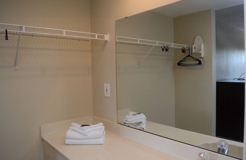 West Kissimmee Hotel | Magical Stays: Your Dream Retreat 6 Miles from Disney! Near Dining & Shopping