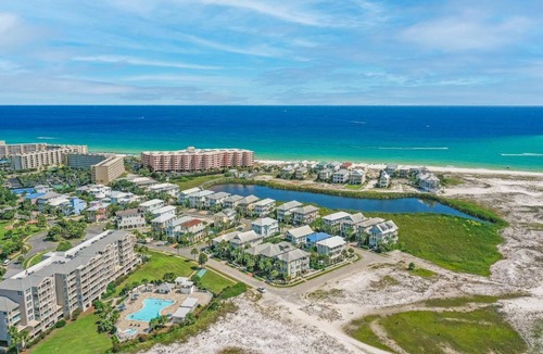 Holiday Isle Apartment | Magnolia House 304 At Destin Pointe Resort