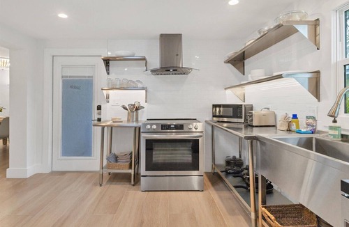 Anna Maria House | Magnolia walk to beach/shops, Ami perfect Location