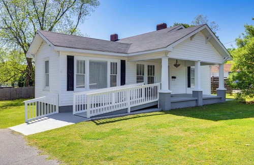 Pine Mountain Cottage | Main Street Home: 1 Mi to Callaway Gardens