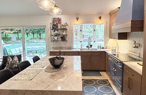 State College House | MAISON de BLUE et BLANC, Exquisite home close to town, campus, & Beaver Stadium