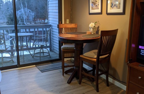 Acme Condo | Make memories on Grand Traverse East Bay.
