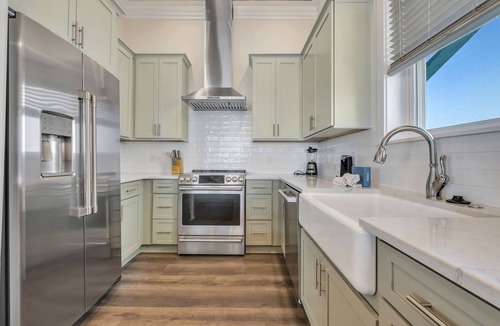Indian Pass House | Make waves this fall with our reduced prices- Up to 40% Off! Inquire now!