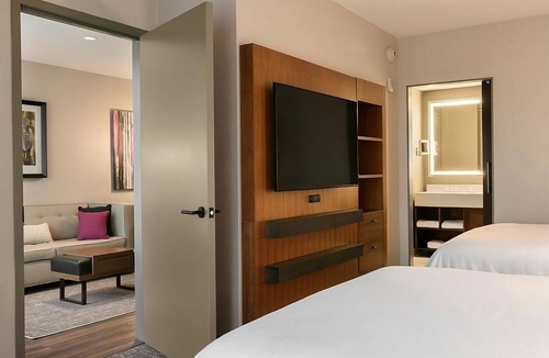 Berkeley Heights Hotel | Make Your Trip More Enjoyable! Pool, Parking, Pets Allowed, Free Breakfast!