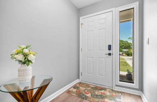 Southside House | Mandarin Retreat - Entire Home