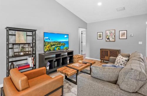 Southside House | Mandarin Retreat - Entire Home