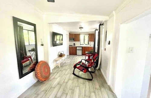 Coral Way House | Mango Studio - Free Gated Parking