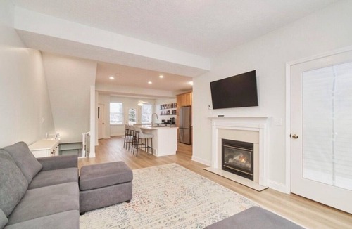 Manistee House | Manistee Harbor Retreat · Lake Michigan Access · Indoor Pool · Sleeps 8