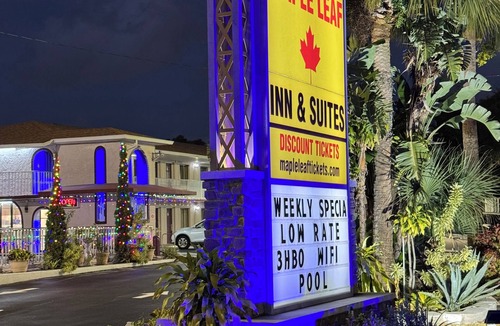 Kissimmee House | Maple Leaf Inn & Suites