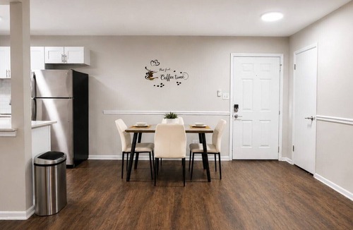 Shannon Apartment | Maple & Main Hoover | Modern 2BR Escape 2E