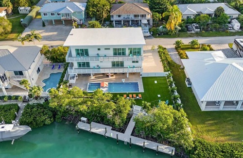 Marathon House | Marathon Sombrero Beach 5 min to Beach, Pool, 70' Dock, Elevator