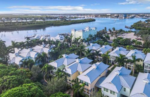 North Causeway House | Marina Villa 13 Pool, Tiki Bar & Dining, Prime Location