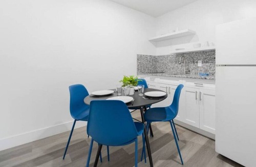 Hollywood Condo | MARINER M26 · Fantastic 1/1 Bedroom Steps away from the beach!