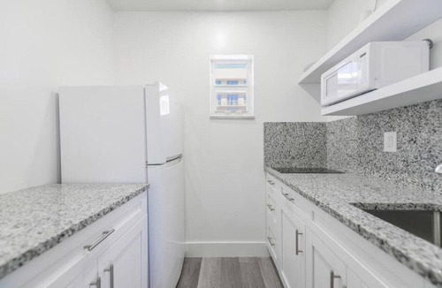 Hollywood Condo | MARINER M33 · Amazing 1/1 Bedroom Steps away from the beach