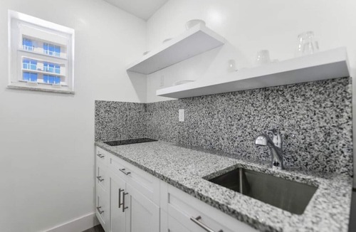 Hollywood Condo | MARINER M35 · Amazing 1/1 Bedroom Steps away from the beach!
