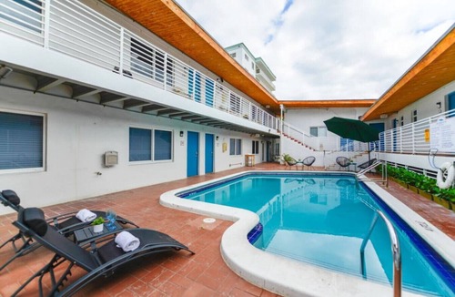Hollywood Condo | MARINER M35 · Amazing 1/1 Bedroom Steps away from the beach!