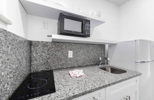 Hollywood Condo | MARINER M43 · Fantastic 1/1 Bedroom Steps away from the beach
