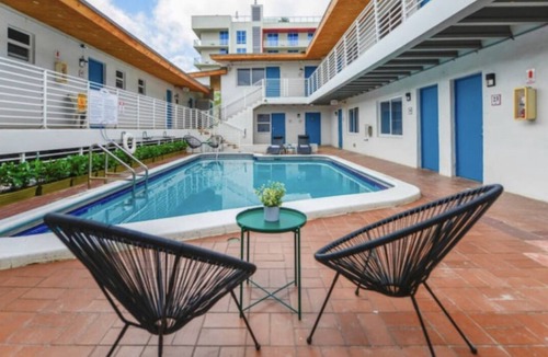 Hollywood Condo | MARINER M43 · Fantastic 1/1 Bedroom Steps away from the beach