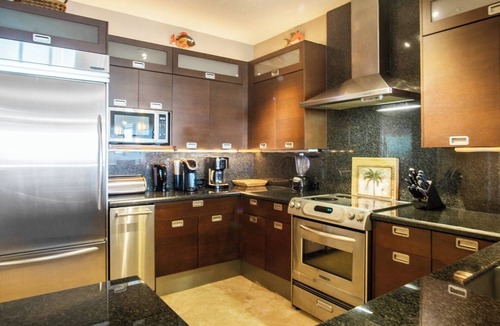 Rock Harbor House | Mariners Club # 314 3 Bed 2.5 Bath Key Largo Beachfront Luxury Ocean views and 3 bedroom 2.5 bath condo