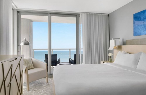Marco Island Resort | Marriot's Crystal Shore Resort 2-Bedroom Villa/sleeps 6 on Marco Island