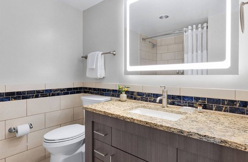 Marco Island Hotel | Marriott Crystal Shores Resort/2BR with Poolside View Floors 6 and above
