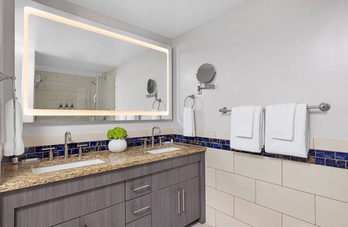 Marco Island Resort | Marriott's Crystal Shores - 2 Bdrm - POOLSIDE - Flr 6-15. Fully equipped Villa.