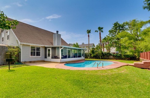 Mary Esther House | Mary Esther Home with Private Pool & Fireplace!