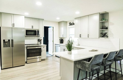 Lake Mary House | Mayfair Forrest Retreat ! Come and Enjoy our Clean and Spacious home sleeps 18!