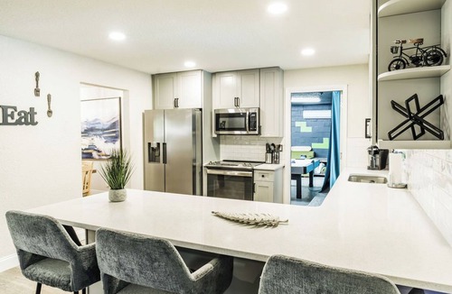 Lake Mary House | Mayfair Forrest Retreat ! Come and Enjoy our Clean and Spacious home sleeps 18!