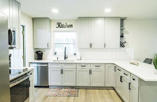 Lake Mary House | Mayfair Forrest Retreat ! Come and Enjoy our Clean and Spacious home sleeps 18!